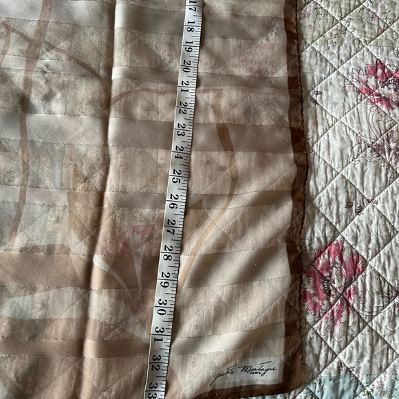 Vintage Yvette Montagne Paris Scarf Floral Print Metallic Threads 34’’ X 34’’ - Picture 8 of 10